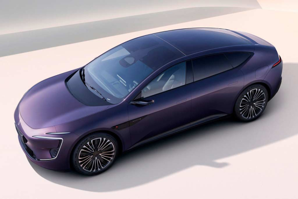 Стильный электрический фастбек Avatr 12 официально добрался до России Стильный электрический фастбек Avatr 12 официально добрался до России