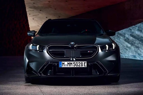 BMW M5 Touring G99: «заряженный» универсал на базе свежего седана M5 G90