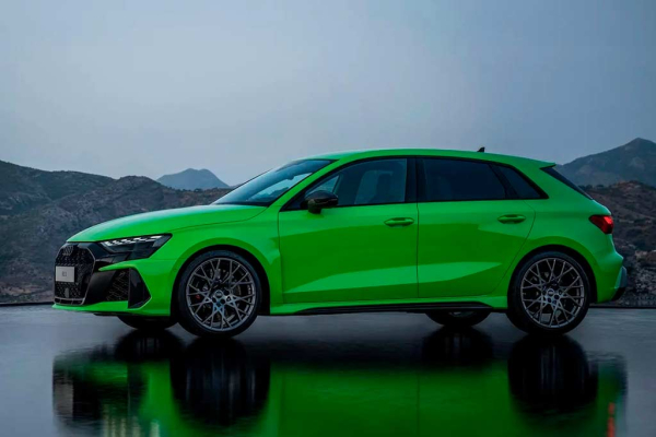 Представлены обновленные «заряженные» седан и хэтчбек Audi RS 3