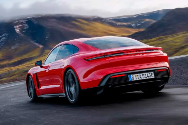 Обновленные Porsche Taycan 4 и Taycan GTS завершили линейку рестайлинговой модели