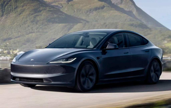 Обновленный седан Tesla Model 3 получил агрессивную внешность и стал дальнобойнее