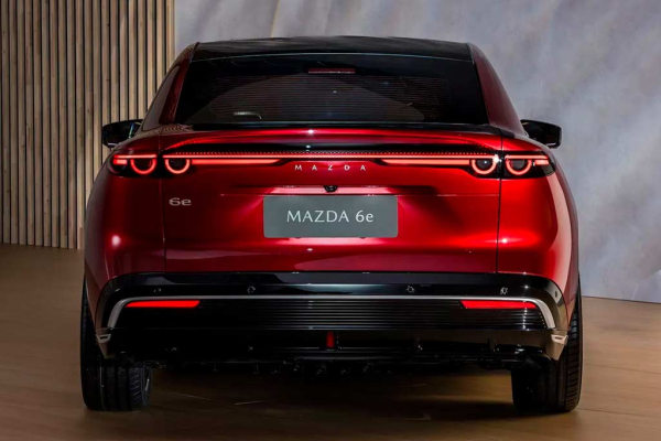 «Китайский» лифтбек Mazda EZ-6 появится в Европе под именем «6e»