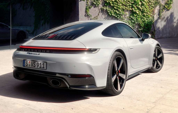 Представлен обновленный вариант Porsche 911 Carrera S: спорткар стал еще мощнее