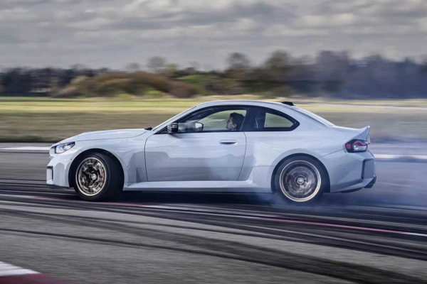 BMW M2 CS: экстремальная версия модели с 530-сильным движком