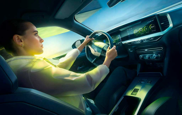 Представлен драйверский электрический кроссовер Opel Mokka GSE