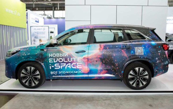 Обновленный гибридный кроссовер Evolute i-Space стал мощнее и дальнобойнее