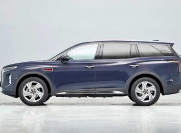 Новый Hongqi HS7 II второго поколения: объявлены российские цены