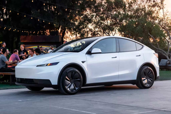 Кроссовер Tesla Model Y получил упрощенную версию Standard