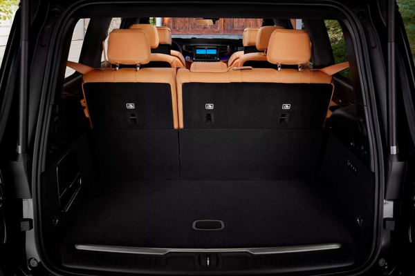 Американцы обновили флагманский внедорожник Jeep Grand Wagoneer