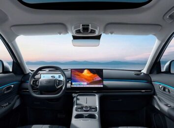 Гибридный Geely EX5 EM-i добрался до России: озвучены цены Гибридный Geely EX5 EM-i добрался до России: озвучены цены