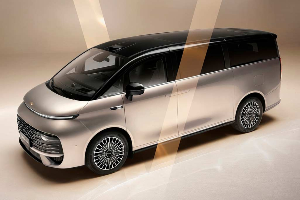 Компания Geely рассекретила гибридный минивэн Galaxy V900