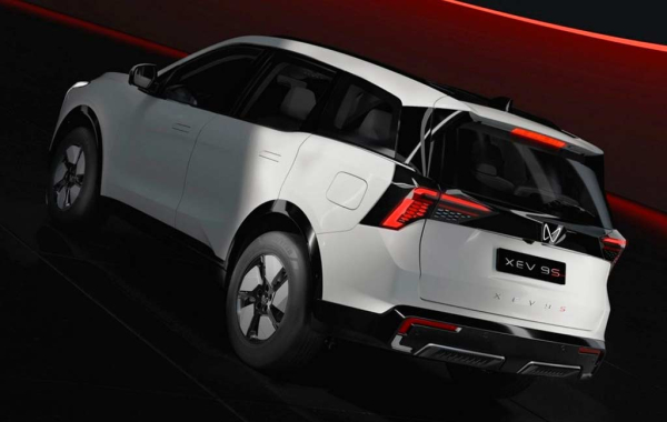 Mahindra XEV 9S: первый электрический кроссовер Индии с трехрядным салоном